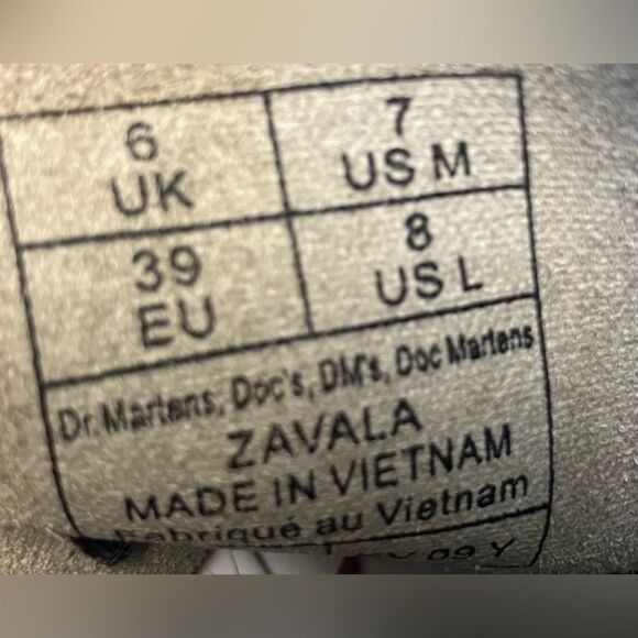 Dr. Martens taupe ankle lace up combat boots. Faux leather size 7 - Picture 7 of 8